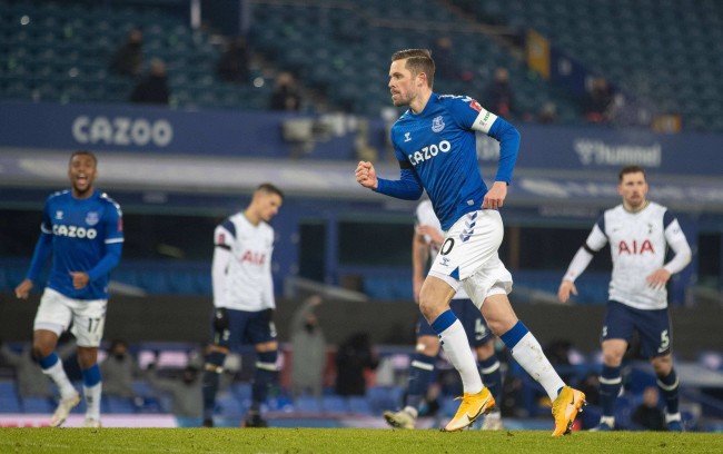 广东男篮敲定第三外援！朱芳雨捡漏莫兰德替身，CBA场均砍16+13.